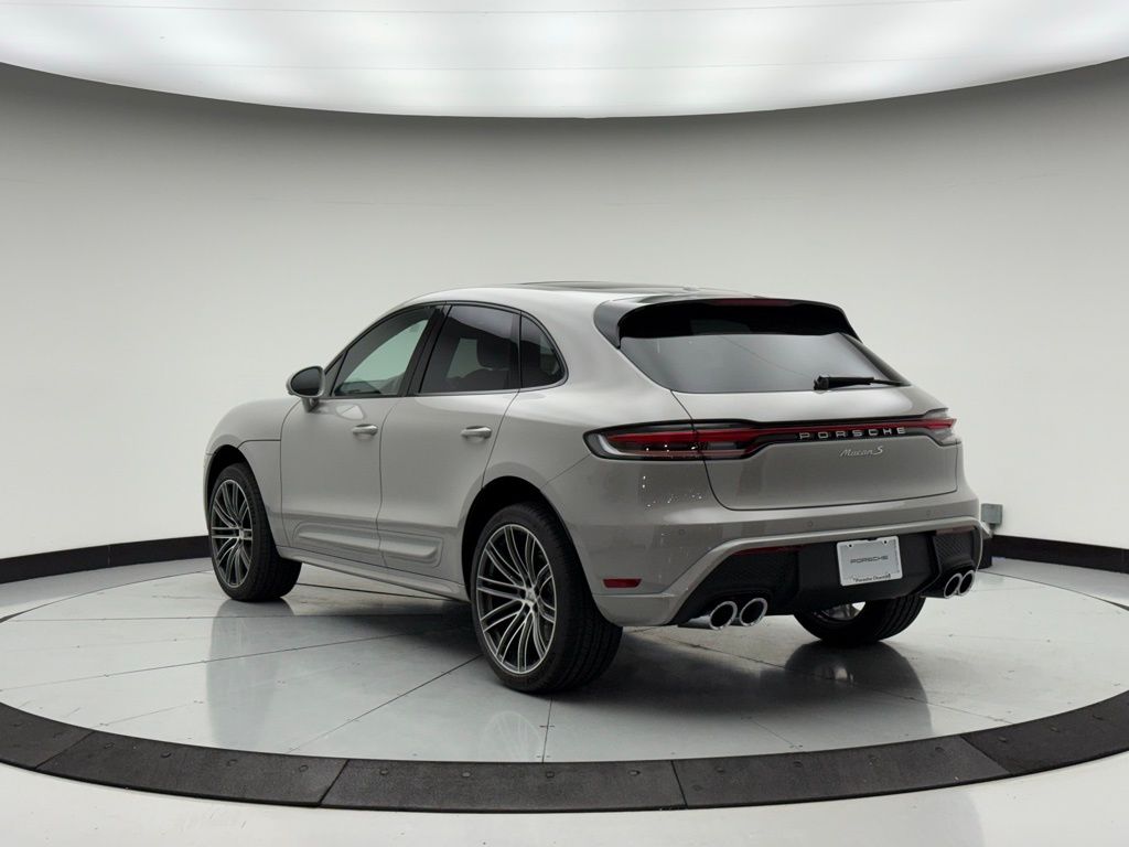 Thumbnail: 2026 Porsche Macan - 3