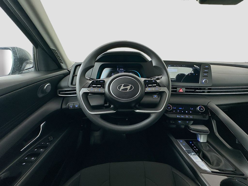 Thumbnail: 2025 Hyundai Elantra - 17