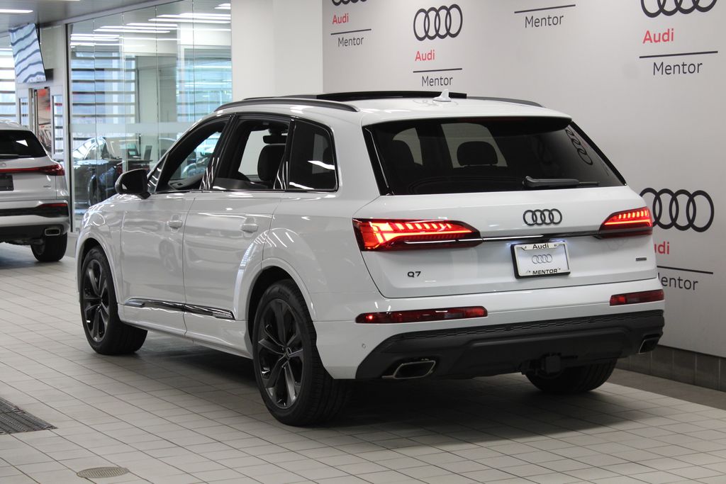 Thumbnail: 2026 Audi Q7 - 4