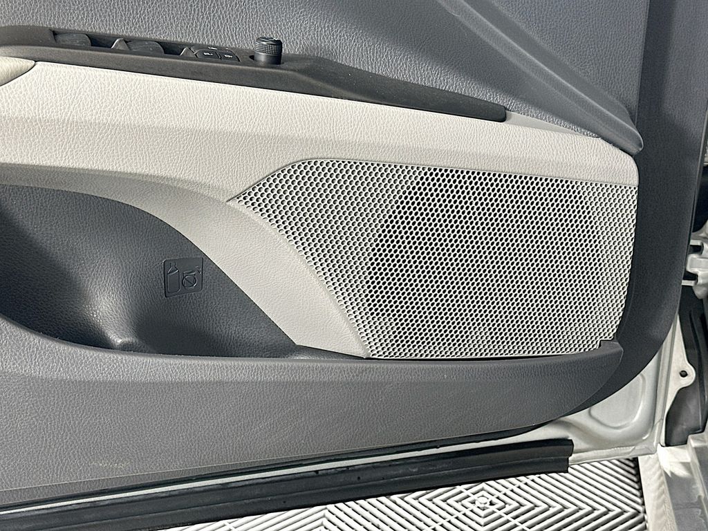 Thumbnail: 2021 Toyota Camry - 18