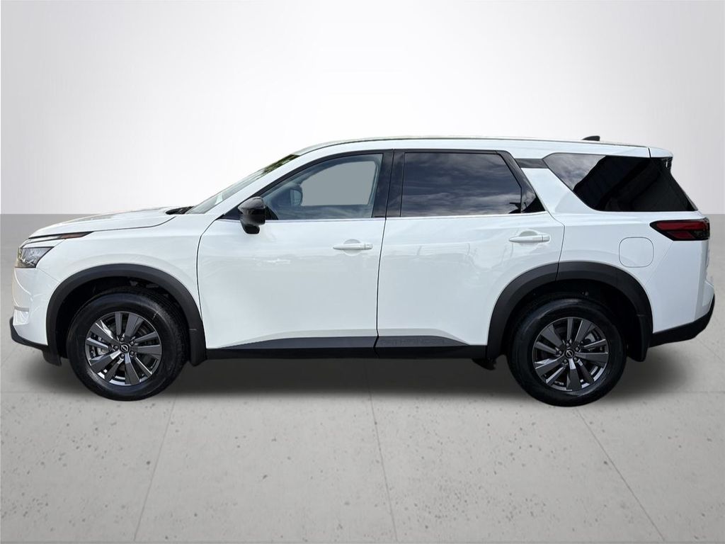 2025 Nissan Pathfinder S