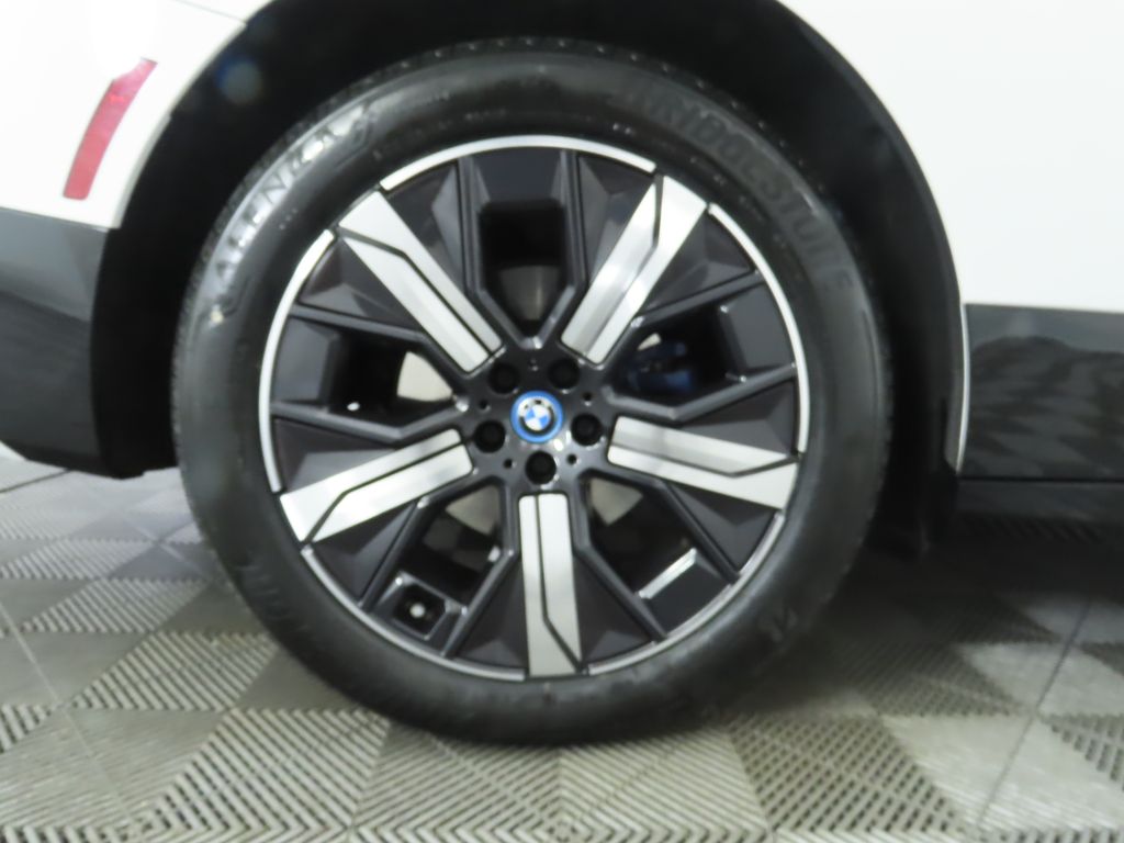 2024 BMW iX xDrive50 31