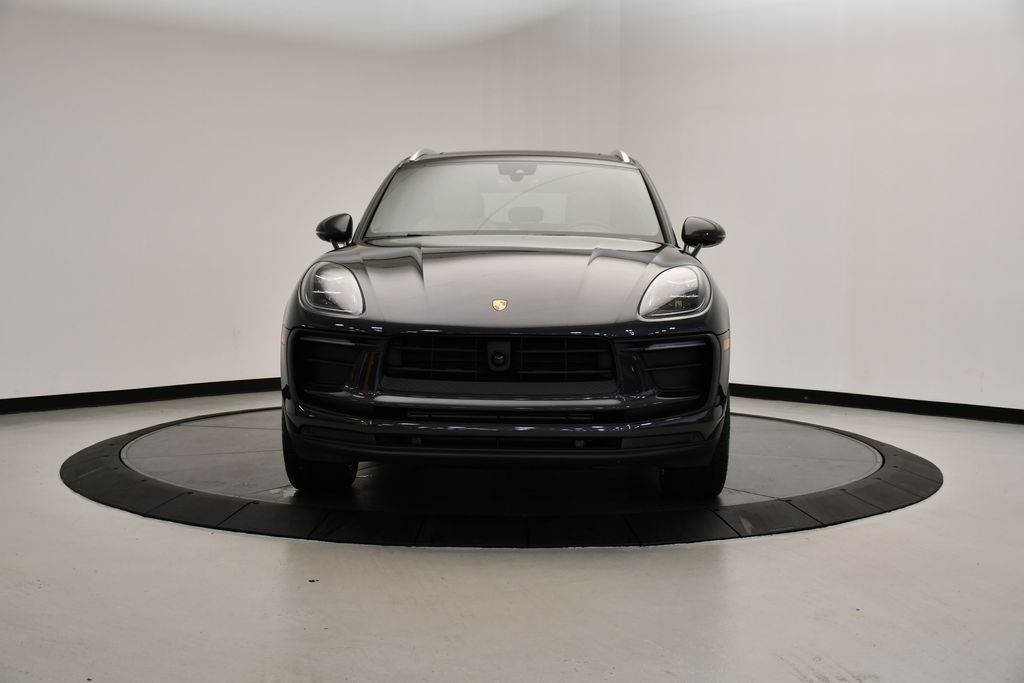 Thumbnail: 2025 Porsche Macan - 10