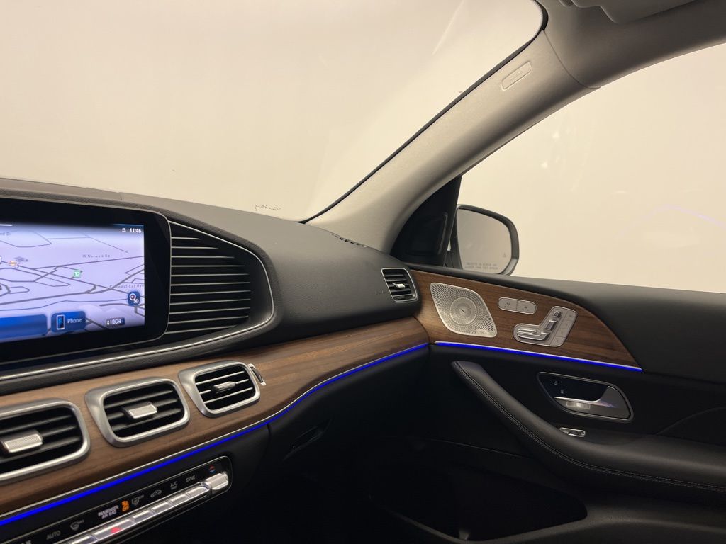 Thumbnail: 2025 Mercedes-Benz GLE - 21