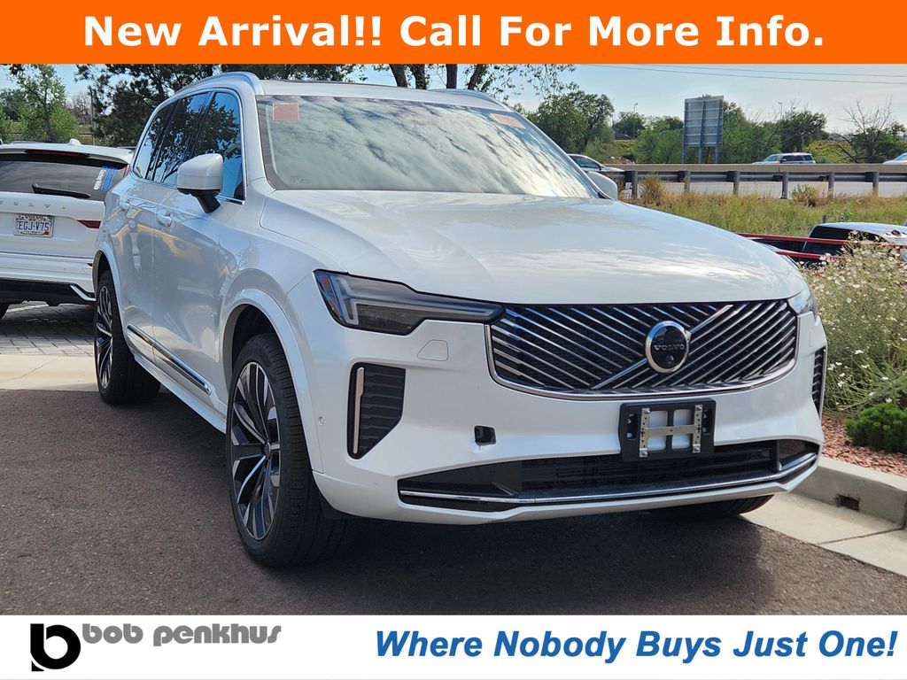 2025 Volvo XC90 B6 Plus 7-Seater