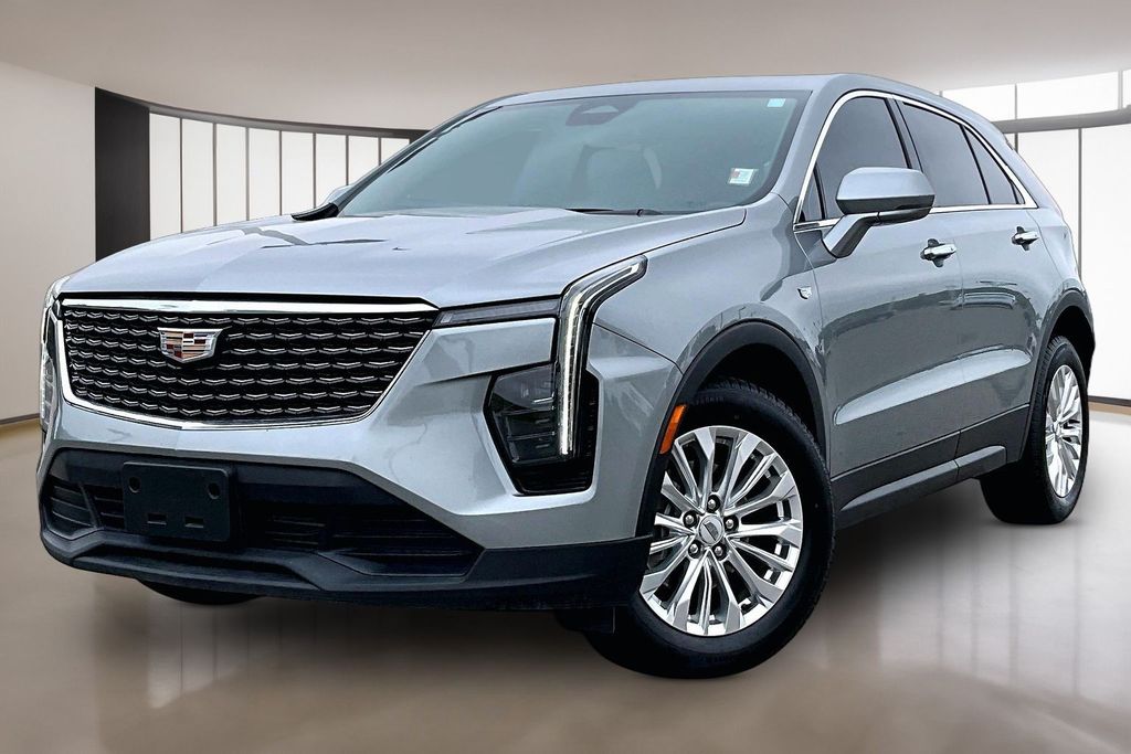 Argent Silver Metallic 2024 Cadillac XT4 Luxury FWD SUV / Crossover Front-Wheel Drive 9-Speed Automatic