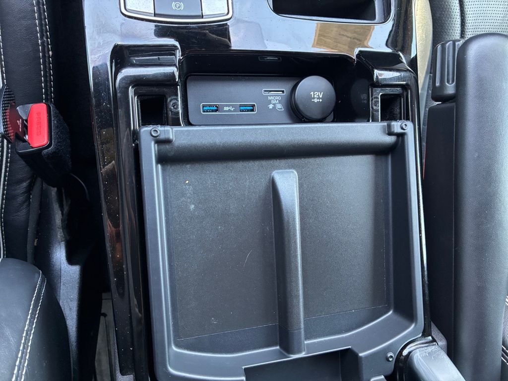 Used Car 2020 Land Rover Discovery  Hse For Sale Under $20,000 In Austin, Texas