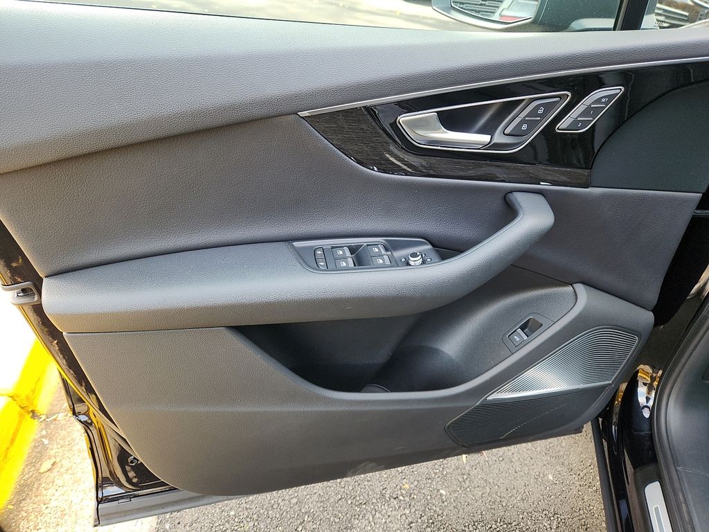 Thumbnail: 2019 Audi Q7 - 12