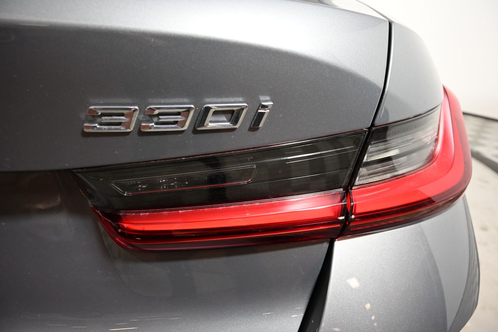 Thumbnail: 2025 BMW 3 Series - 11