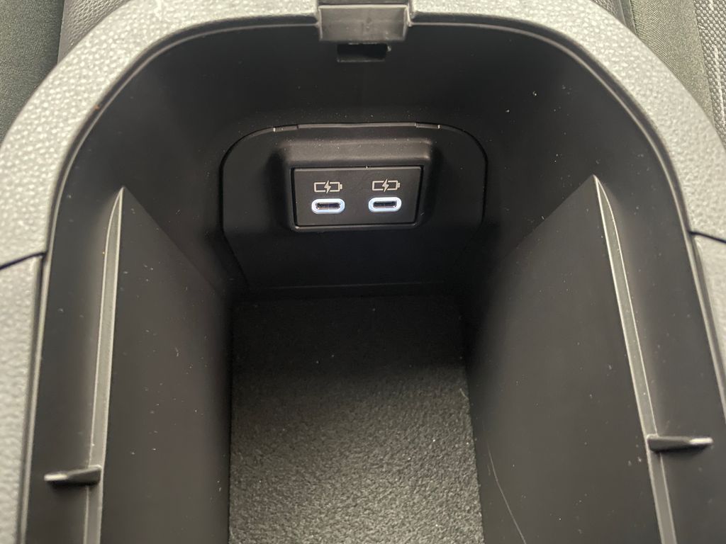 Thumbnail: 2025 Toyota RAV4 - 29