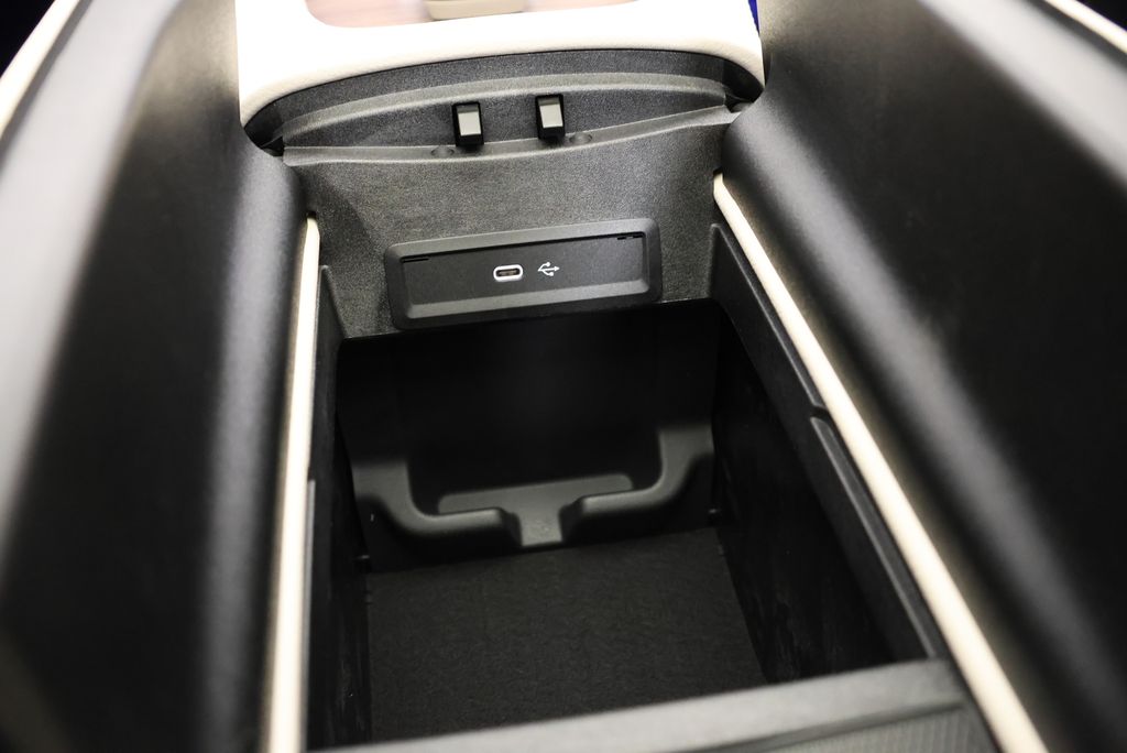 Thumbnail: 2026 Mercedes-Benz GLE - 30