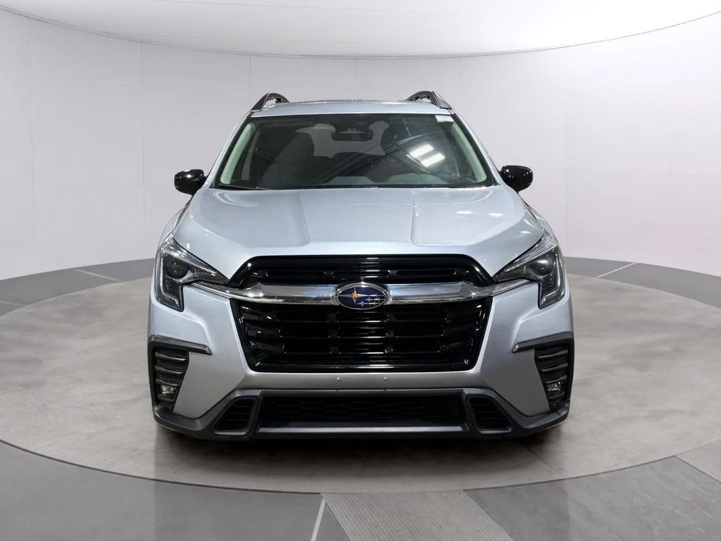 Used 2024 Ice Silver Metallic Subaru Limited image 8
