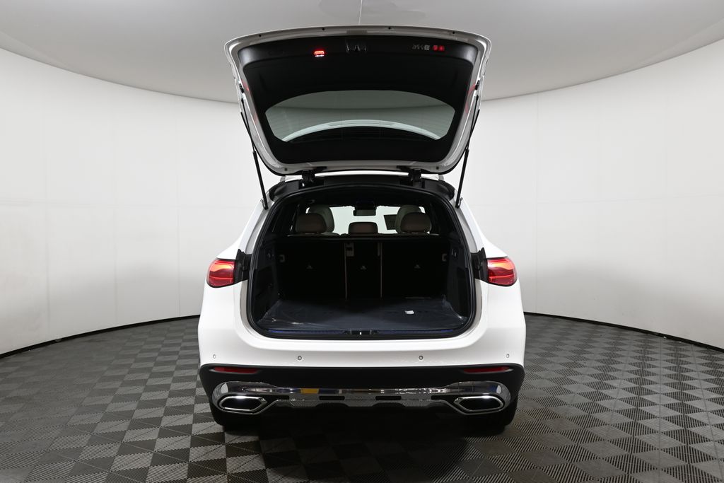 Thumbnail: 2026 Mercedes-Benz GLC - 27