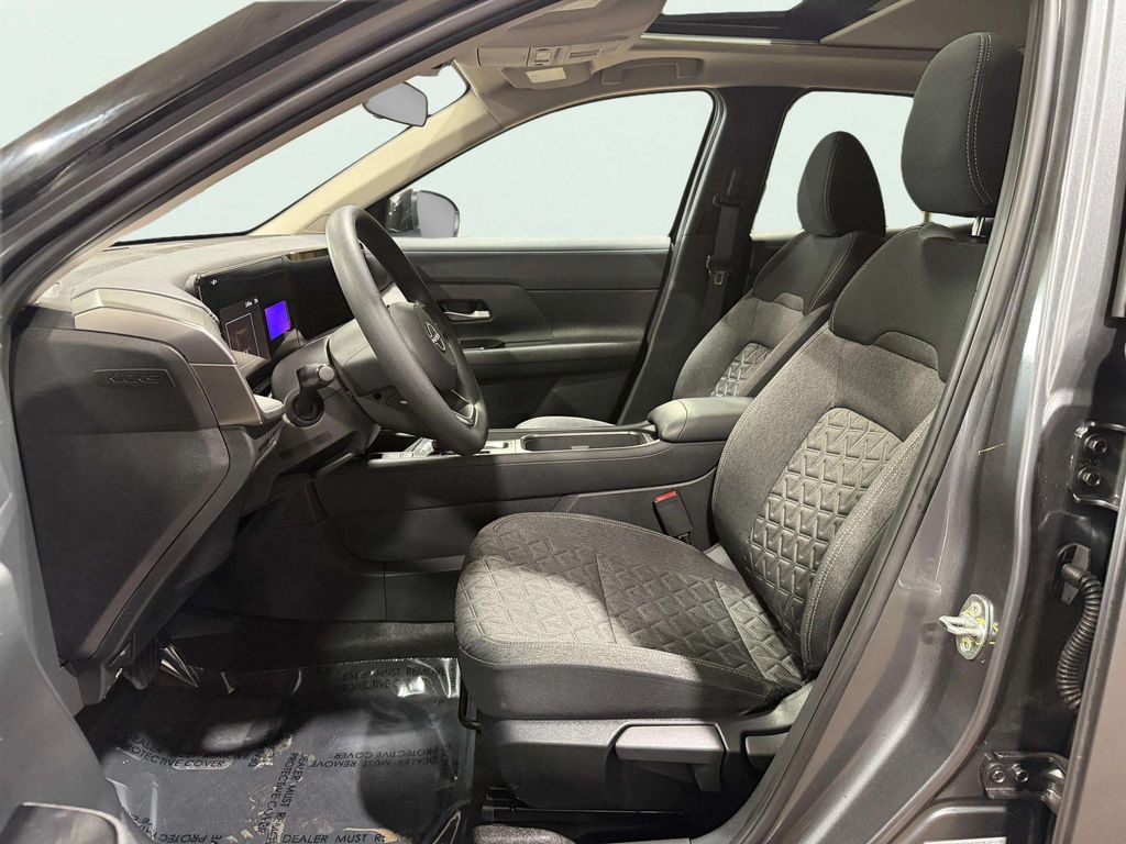 Certified Used 2026 Gun Metallic/Super Black Nissan SV image 25