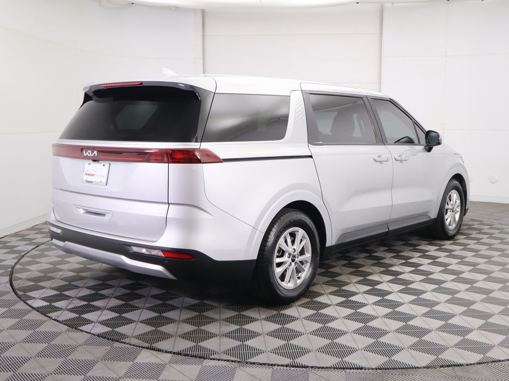 Thumbnail: 2023 Kia Carnival - 5