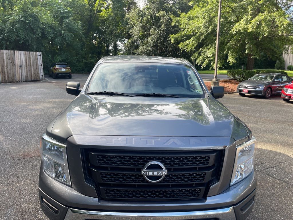 2023 Nissan Titan SV 27