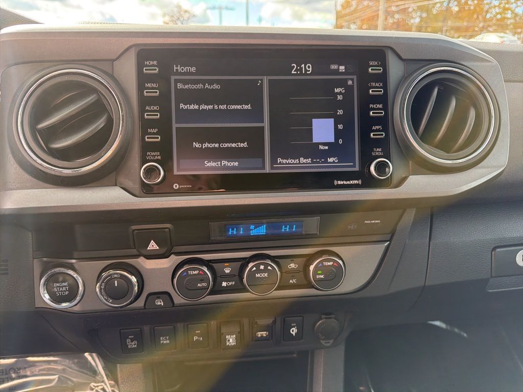 Thumbnail: 2022 Toyota Tacoma - 16