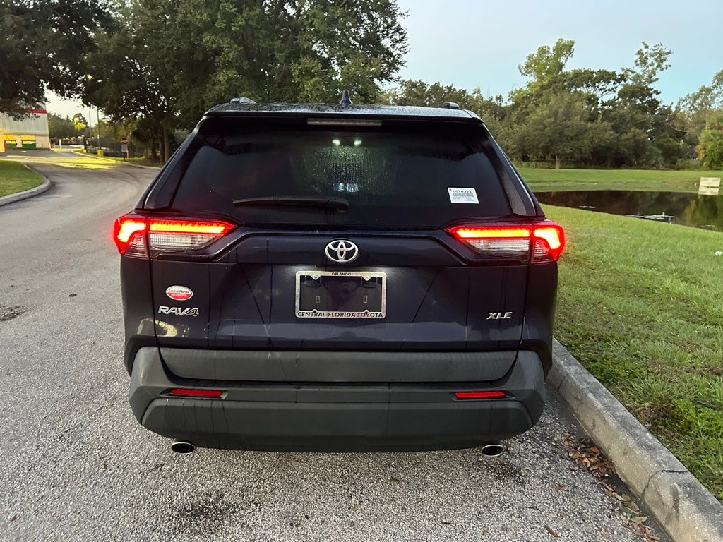 Thumbnail: 2020 Toyota RAV4 - 4