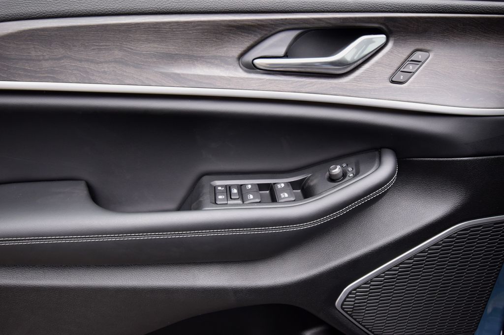 new 2026 Jeep Grand Cherokee car, priced at $45,429