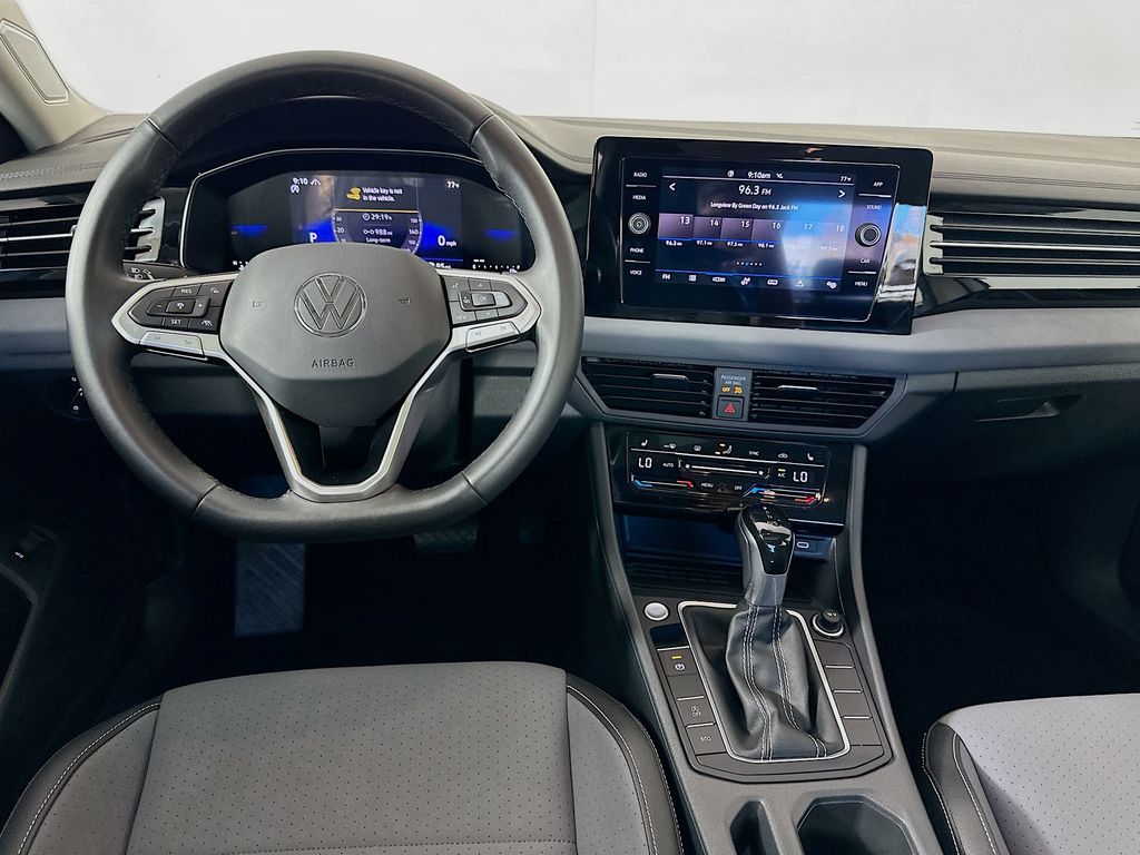 Thumbnail: 2025 Volkswagen Jetta - 22