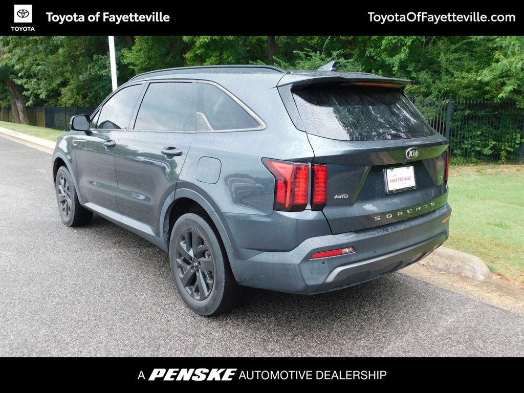 Thumbnail: 2021 Kia Sorento - 3