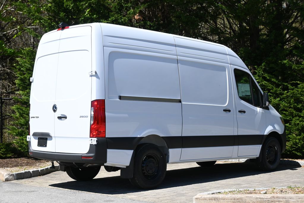 2025 Mercedes-Benz Sprinter 2500 7