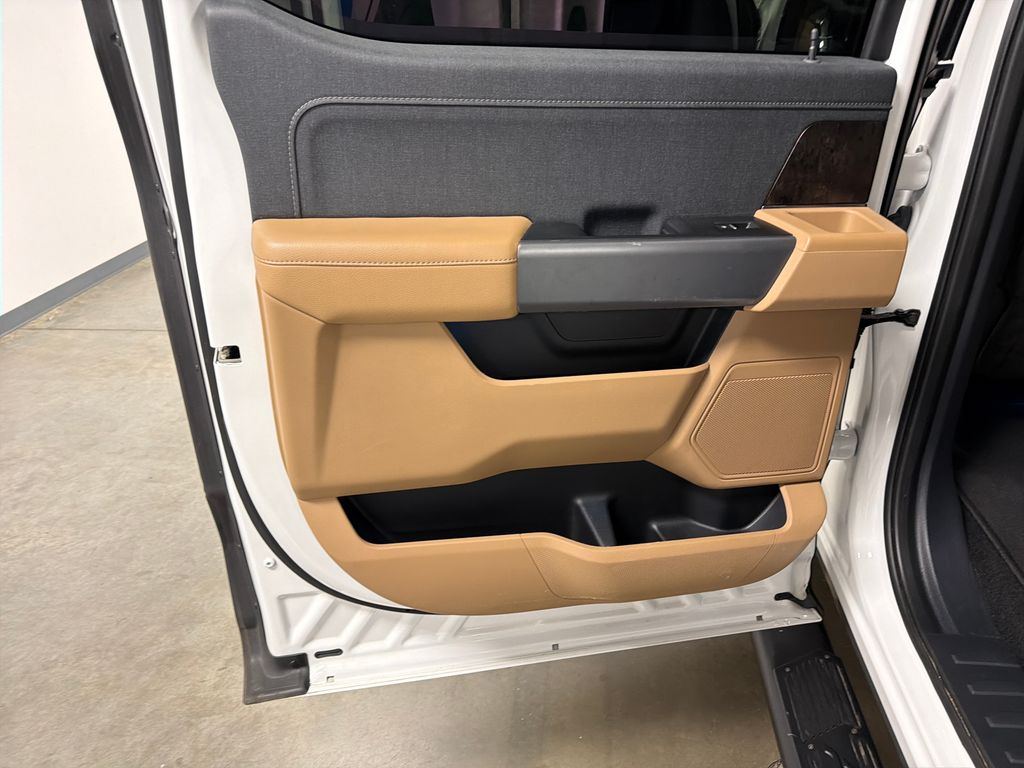 2021 Oxford White Ford F-150 Lariat 4X4 Truck