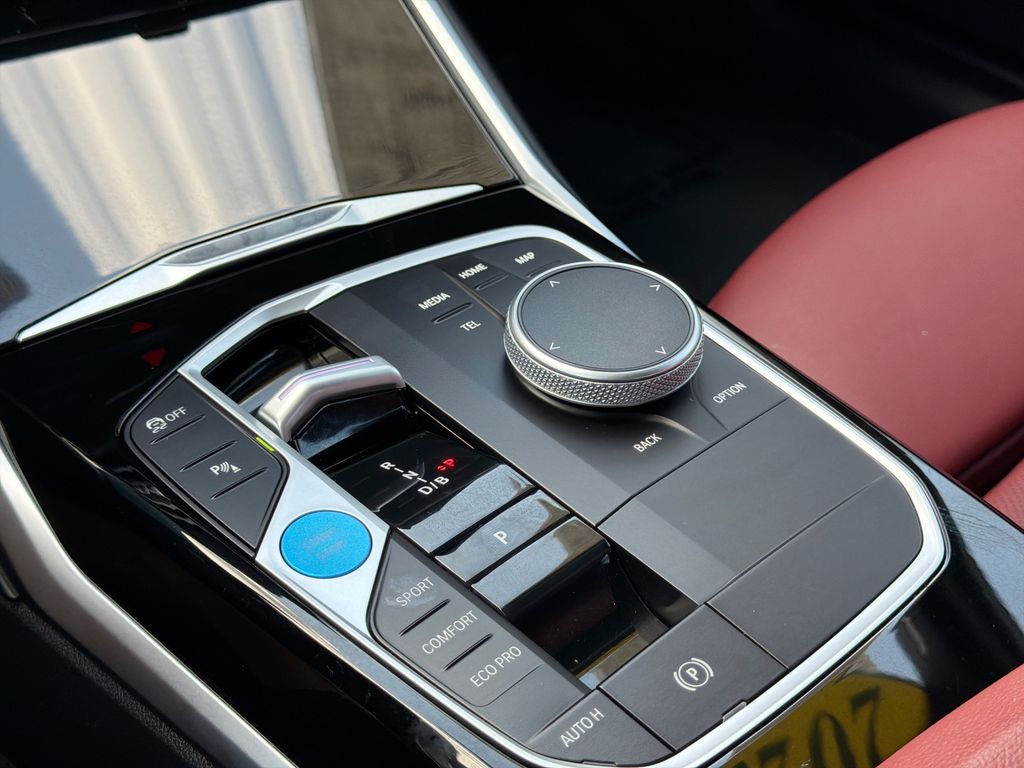 Thumbnail: 2023 BMW i4 - 20