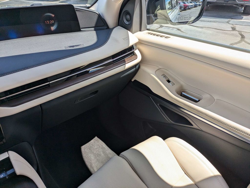 2027 Lincoln Navigator Premiere