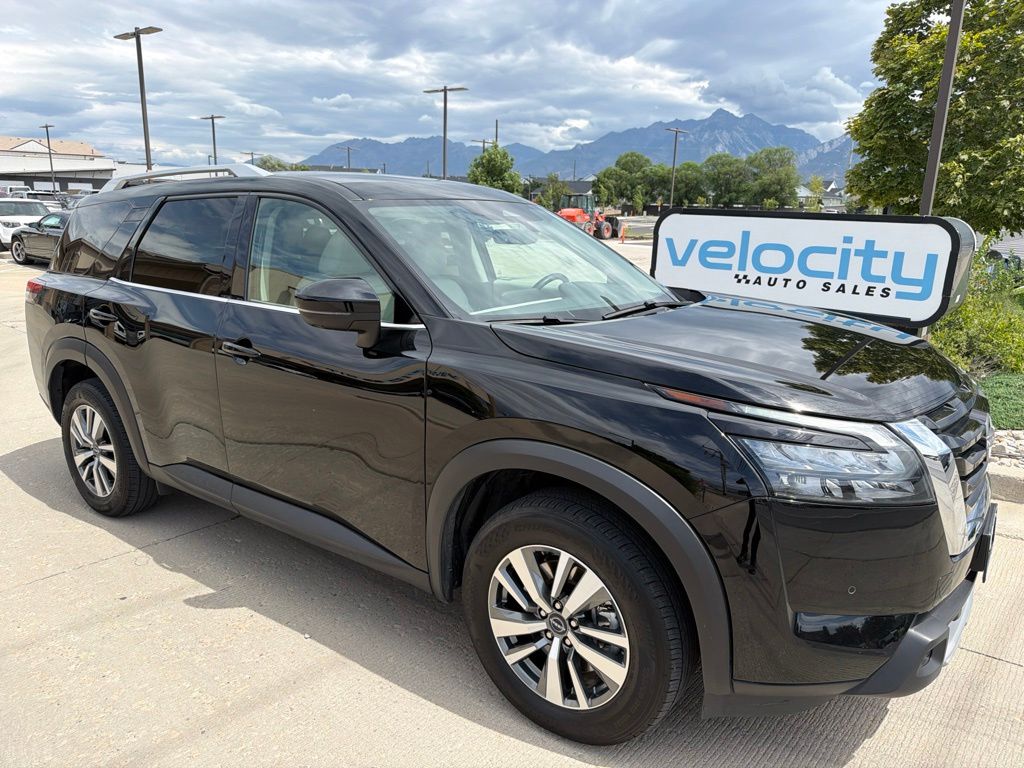 Super Black 2025 Nissan Pathfinder SUV / Crossover All-Wheel Drive 9-Speed Automatic