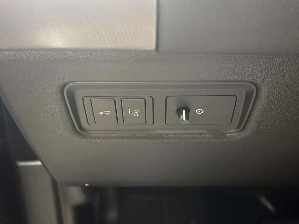 Used 2017 Santorini Black Land Rover 5.0L V8 Supercharged image 10