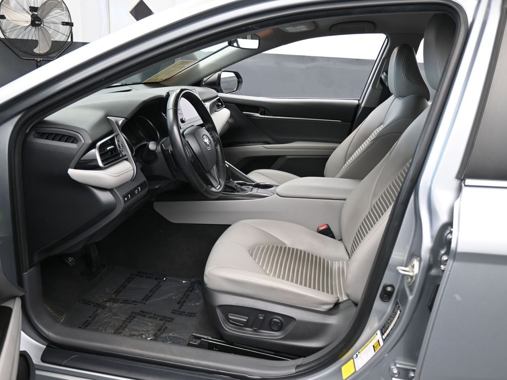 Used 2022 Silver Toyota SE image 11