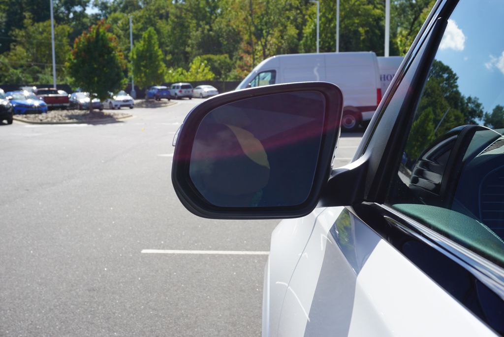 Thumbnail: 2026 Mercedes-Benz GLE - 14