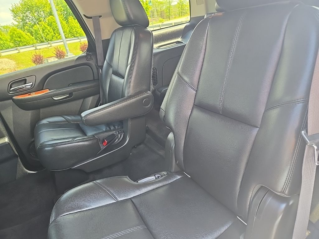 Thumbnail: 2012 GMC Yukon - 32