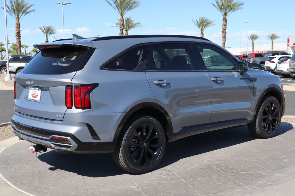 Thumbnail: 2023 Kia Sorento - 5