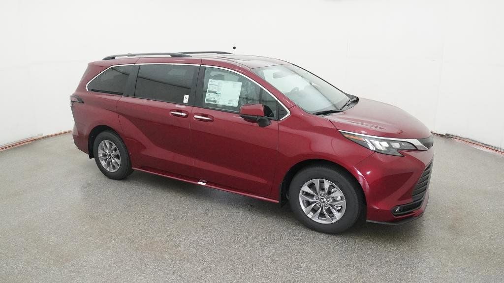Thumbnail: 2025 Toyota Sienna - 12