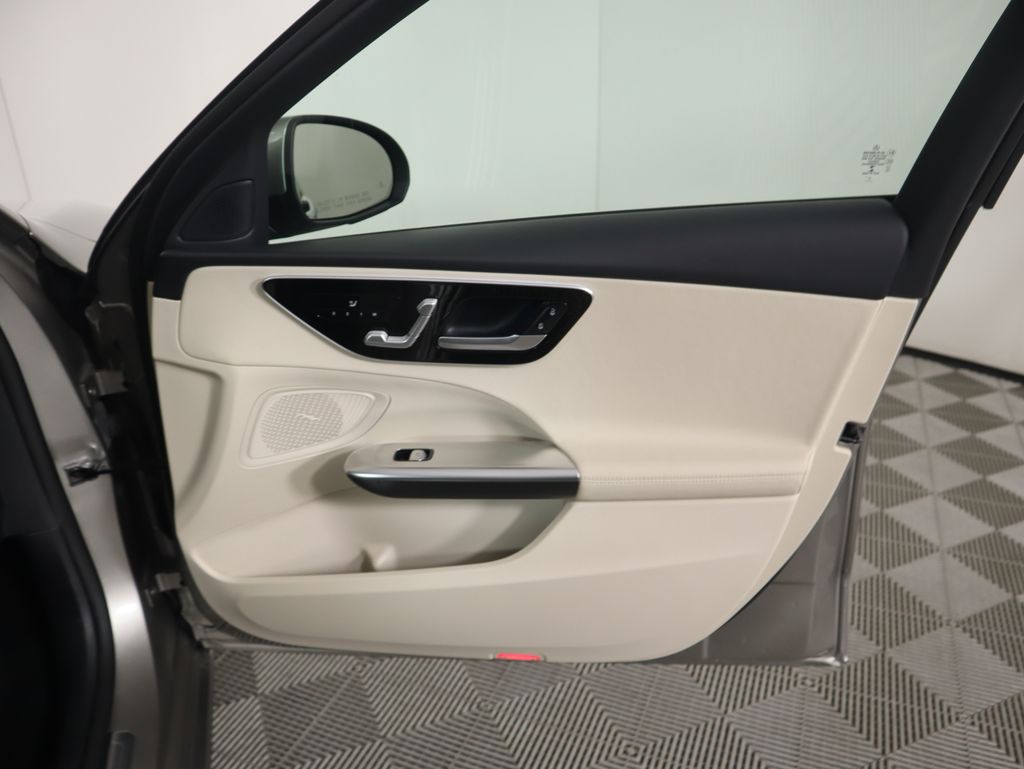 Thumbnail: 2022 Mercedes-Benz C-Class - 26