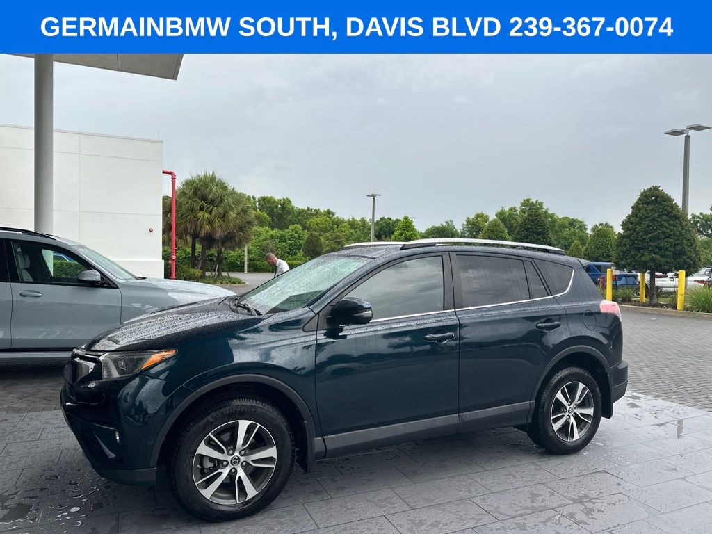 Used 2018 Blue Toyota XLE image 5