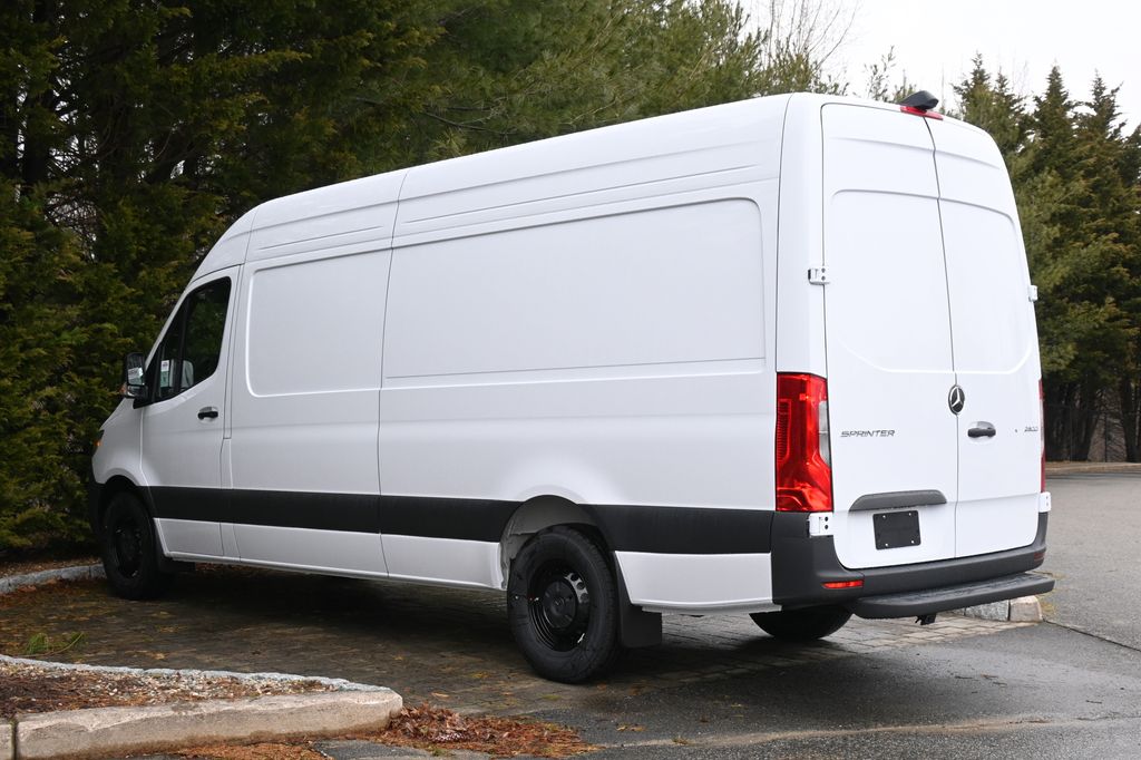 2024 Mercedes-Benz Sprinter 2500 5