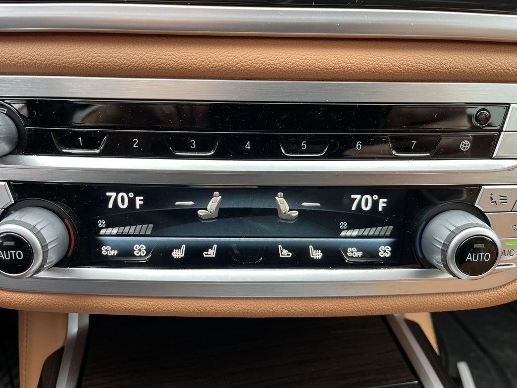 Thumbnail: 2022 BMW 7 Series - 19