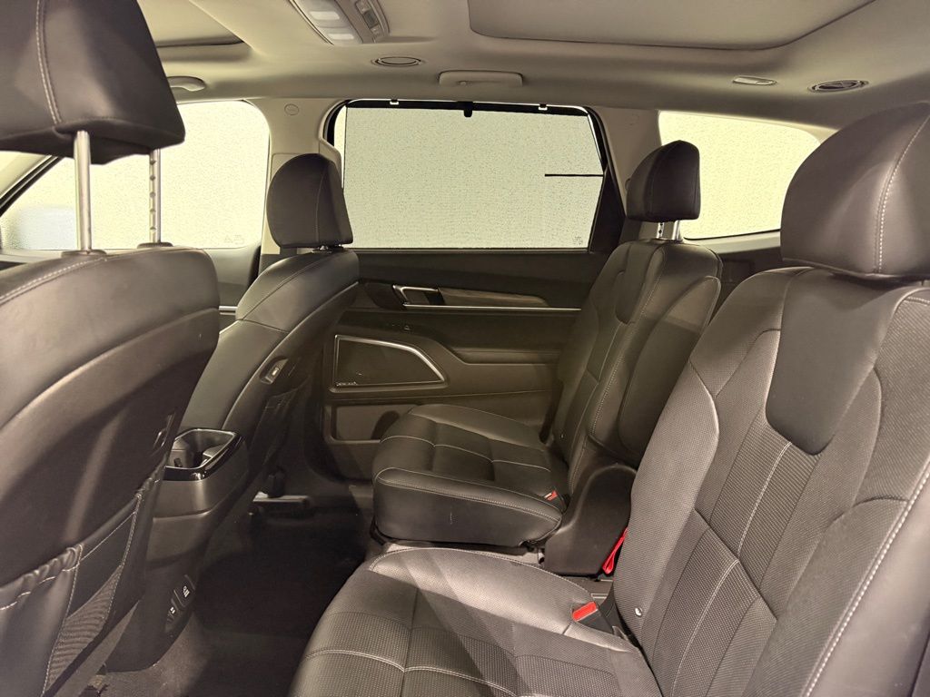 Thumbnail: 2022 Kia Telluride - 22