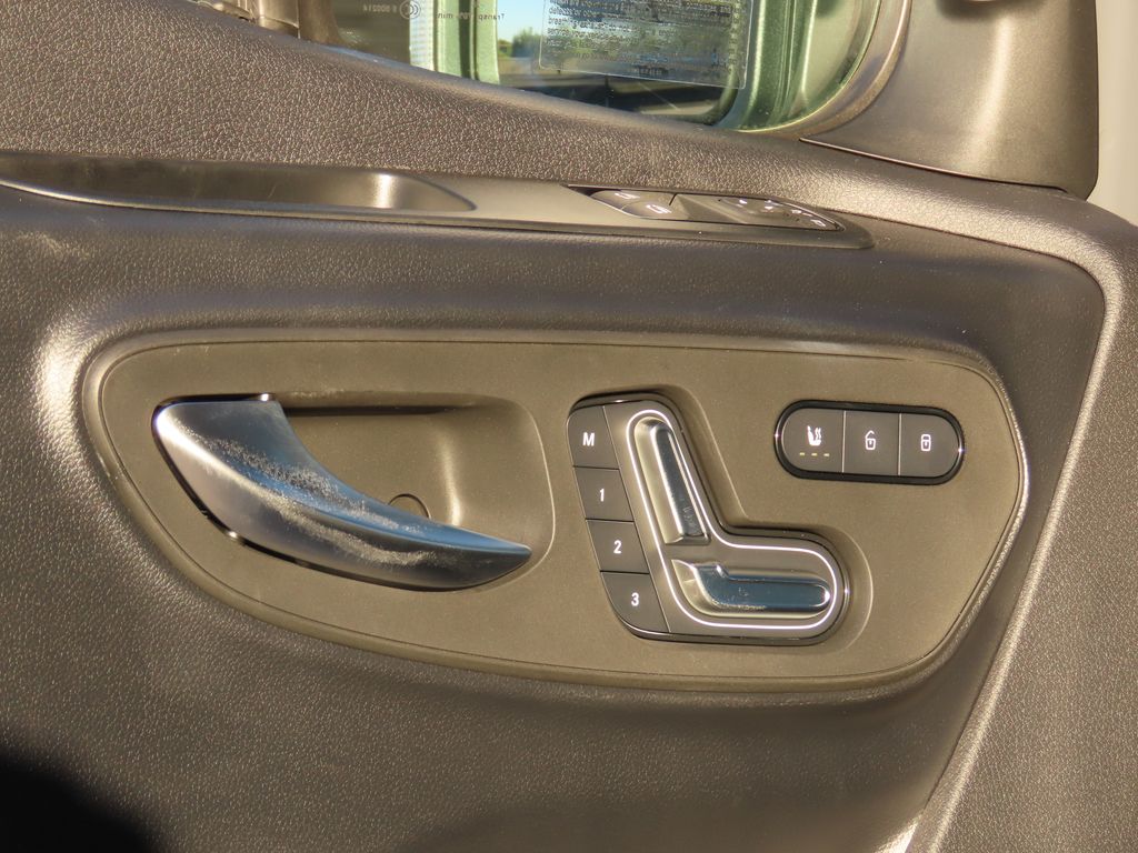 Thumbnail: 2025 Mercedes-Benz Sprinter - 23