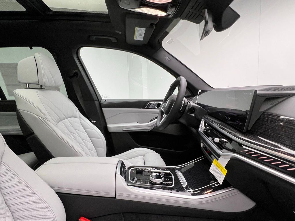 Thumbnail: 2026 BMW X5 - 6