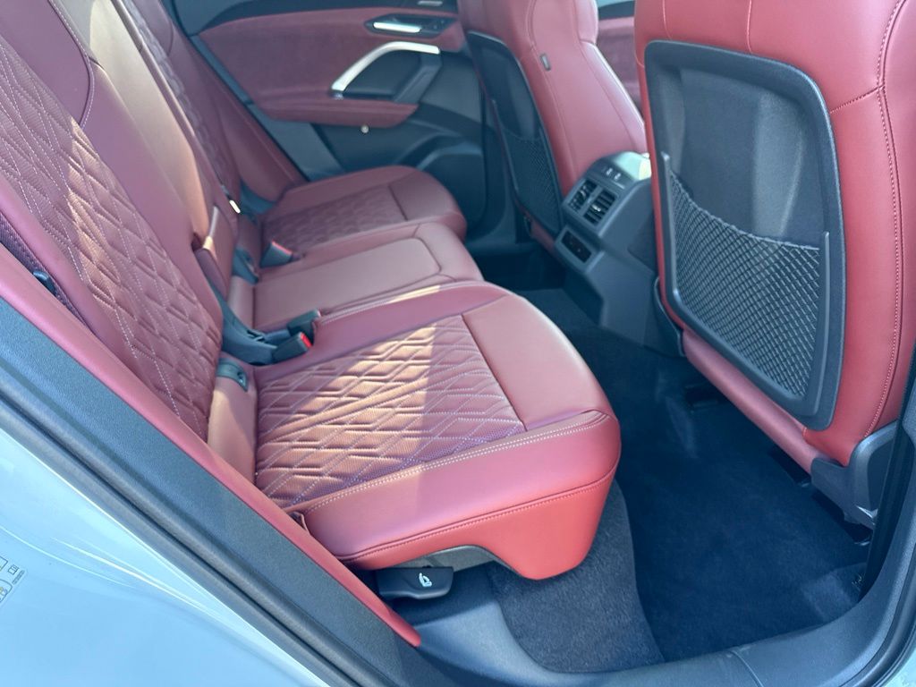 Thumbnail: 2026 Audi SQ5 - 21