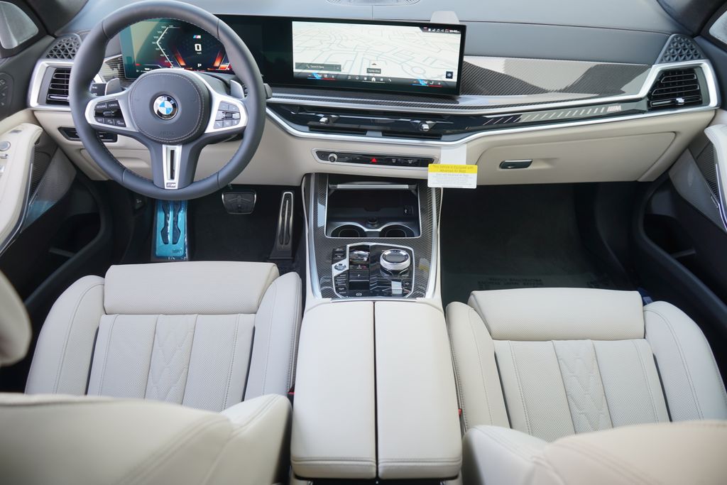 2025 BMW X7 M60i 13