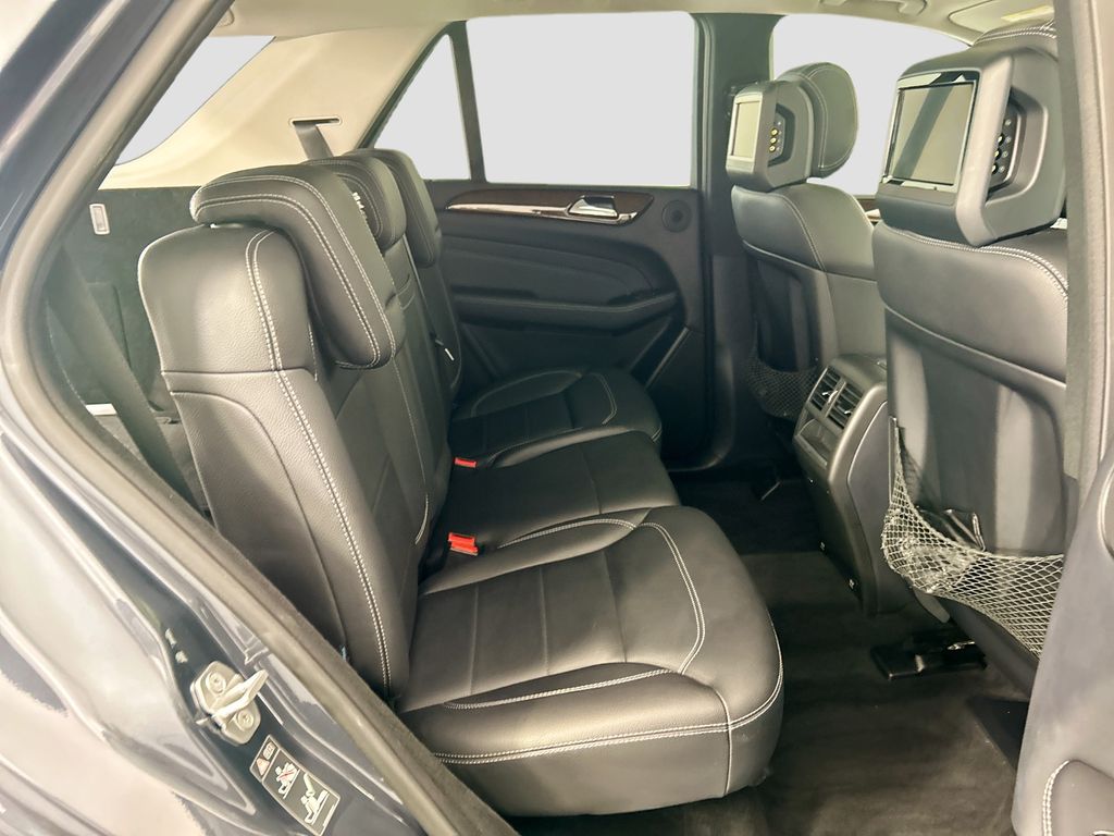 Thumbnail: 2012 Mercedes-Benz M-Class - 21