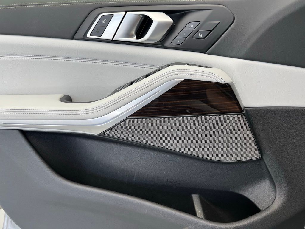 2025 BMW X5 xDrive40i 22