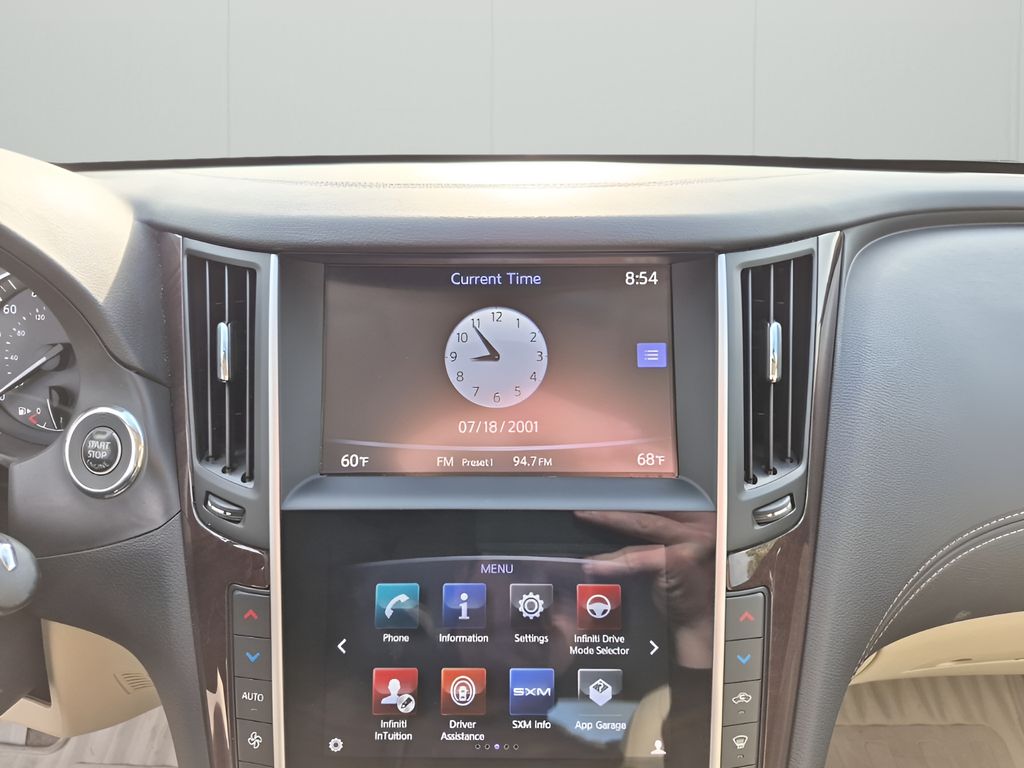 Used 2019 White INFINITI 3.0t LUXE image 38