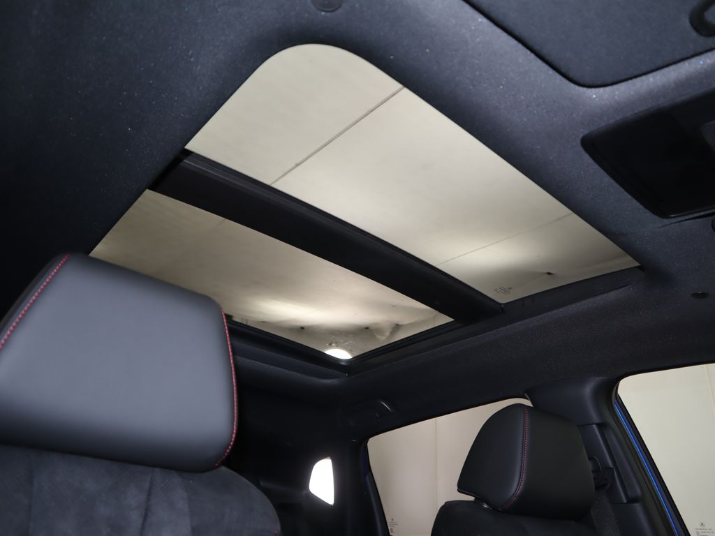 Thumbnail: 2025 Acura ADX - 18