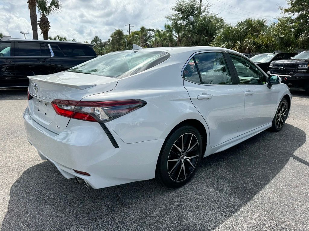 2022 Toyota Camry SE 8